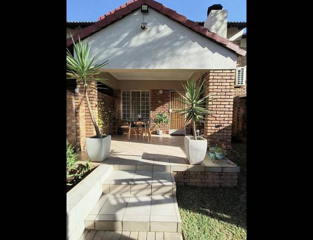 3 BEDROOM DUPLEX FOR SALE IN CELTISDAL